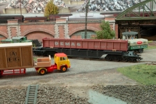 Joswood 40454 - H0 - Träger DEMAG, rot